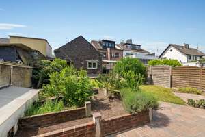 Geräumige Doppelhaushälfte mit großem Garten, Terrasse und Garage – viel Platz für Ihre Wohnideen – Die vollständige Adresse der Immobilie erhältst du vom Anbieter., 47198 Alt-Homberg, Duisburg – Vorschaubild 2