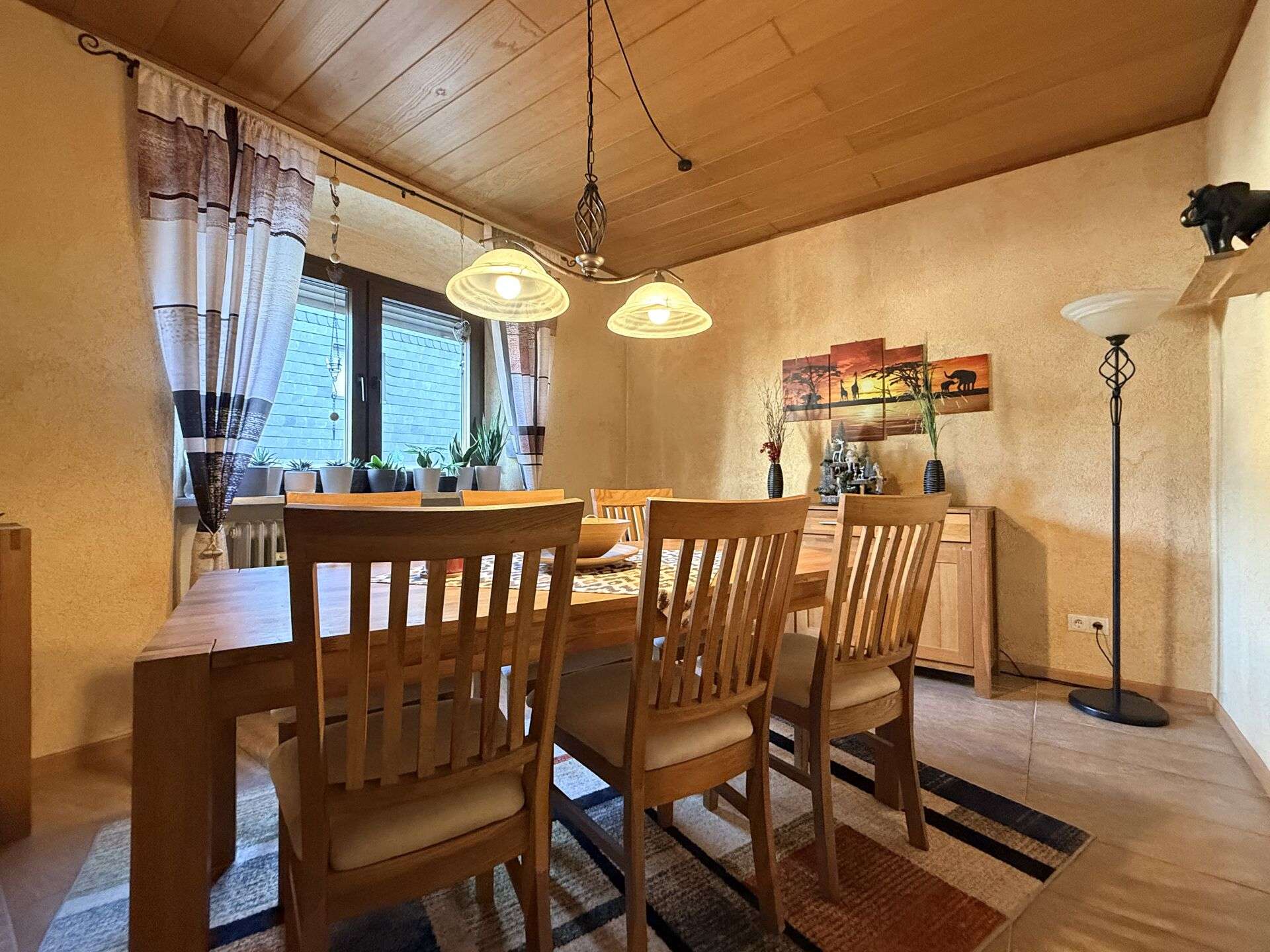 Immobilie in Neuwied - Platz ohne Kompromisse: Großzügiges Wohnhaus mit Scheune und Halle – Ihr Freiraum für Leben und Busi - Bild 5