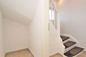 PETS ALLOWED IN FREE STANDING HOUSE! Refurbished in 2021, approx. 200 m², fenced in yard, and garage – 65199 Dotzheim, Wiesbaden – Vorschaubild 15