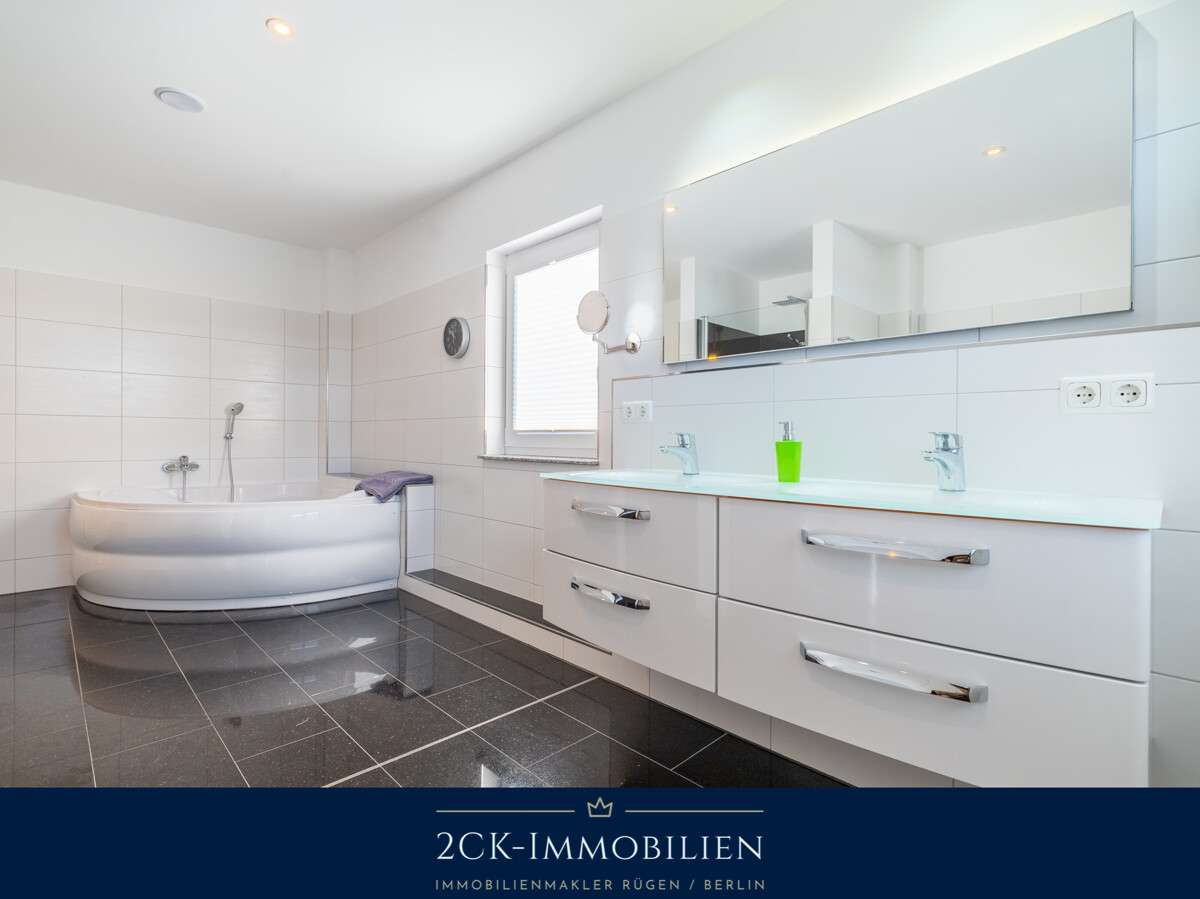 Immobilie in Göhren - Premium Ferienhaus in bester Lage von Göhren: Exklusives Massivhaus mit etablierter Ferienvermietung - Bild 5