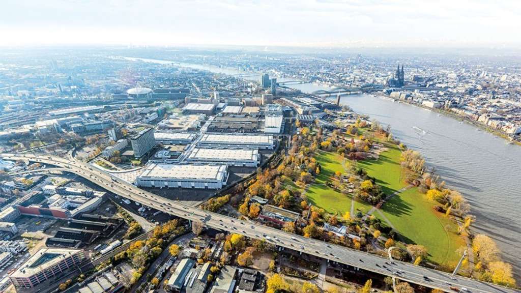 Stilvolles Rhein-Stadthaus – 12 Wohnungen mit Gartenidylle, Balkonen & Penthouse-Maisonette