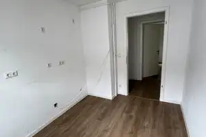 Exklusive, vollständig renovierte 3-Zimmer-Wohnung mit Balkon in Augsburg – Bauernfeindstraße 28, 86159 Augsburg – Vorschaubild 11