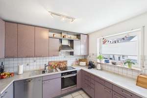 EE-Klasse A. Helles, modernes RMH, Garage, Stellplatz, TLB, EBK, Gäste WC, Balkon, Terrasse, Garten – Die vollständige Adresse der Immobilie erhältst du vom Anbieter., 73734 Berkheim, Esslingen am Neckar – Vorschaubild 12