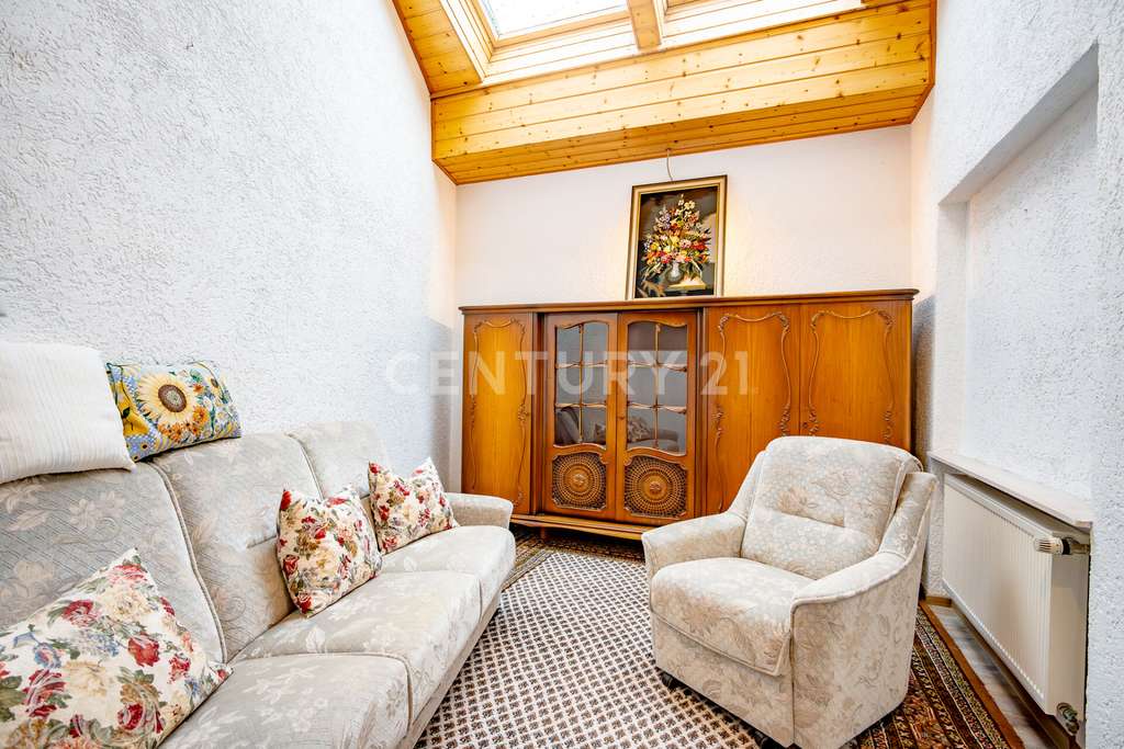 Immobilie in Schifferstadt - PROVISIONSFREI!!! Charmante Obergeschosswohnung mit Garage im historischen Zweifamilienhaus - Bild 1