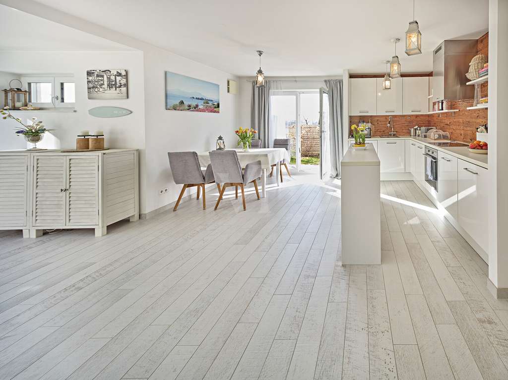 Immobilie in Frasdorf - Sonnige EG-Wohnung mit Terrasse, Gartenpavillon und schönem Blick ins Grüne - Bild 2