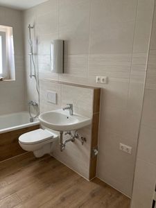 Schön geschnittene, renovierte 3-Zimmer-Wohnung mit Balkon zu vermieten