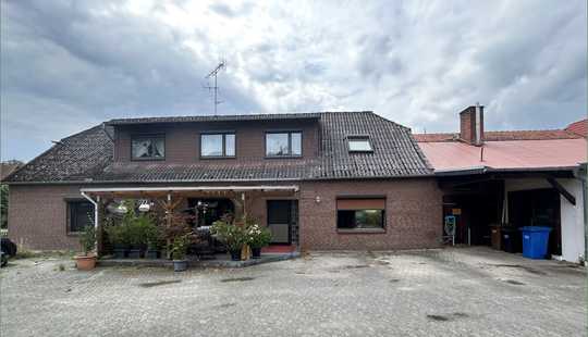 Bild von Wohn- und Geschäftshaus in Müden