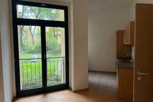 Nette 2-Raum-Wohnung mit EBK und Balkon zwischen Hasselbachplatz und Uniklinik! – Hellestr. 2 a, 39112 Magdeburg – Vorschaubild 4
