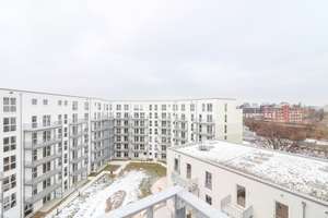 Großzügige 2-Zimmer-Wohnung mit Balkon – stilvolles Ambiente und lichtdurchflutete Räume – Meta-Gadesmann-Str. 24, 60326 Gallus, Frankfurt am Main – Vorschaubild 2