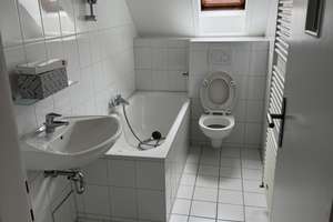 Geräumige 4-Zimmer DG Wohnung in zentraler Lage in Hannover Oststadt – Lister Meile 38, 30161 Oststadt, Hannover – Vorschaubild 2