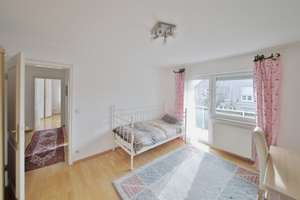 Familienfreundliches Reihenendhaus mit großzügigem Wohnbereichen, Balkon und Garten – Die vollständige Adresse der Immobilie erhältst du vom Anbieter., 76532 Haueneberstein, Baden-Baden – Vorschaubild 9