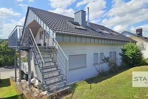 Wohnhaus mit traumhafter Aussicht – ideal für Familie, Generationenwohnen & Homeoffice! – Die vollständige Adresse der Immobilie erhältst du vom Anbieter., 97947 Grünsfeld – Vorschaubild 1