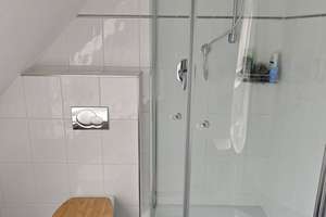 Helle 3-Zimmer-Wohnung mit zusätzlicher Nutzfläche im Dachboden – Die vollständige Adresse der Immobilie erhältst du vom Anbieter., 86165 Lechhausen-Ost, Augsburg – Vorschaubild 9