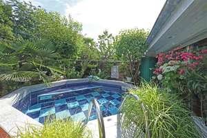 Immobilien-Richter: Komplett Saniertes Einfamilienhaus mit Swimming-Pool und Traumgarten