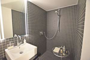 Exklusives Wohnen in bester Düsseldorfer Lage – Die vollständige Adresse der Immobilie erhältst du vom Anbieter., 40545 Oberkassel, Düsseldorf – Vorschaubild 12