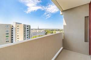 Bezugsfreie 3-Zimmer-Wohnung im 13. Obergeschoss mit zwei Balkonen und Alpenblick – Mauthäuslstraße 39, 81379 Obersendling, München – Vorschaubild 6