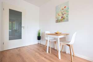 FRISCH SANIERTE 1-Zi.-Wohnung mit Balkon & EBK - PROVISIONSFREI & BEZUGSFREI – Die vollständige Adresse der Immobilie erhältst du vom Anbieter., 86161 Wolfram-und Herrenbachviertel, Augsburg – Vorschaubild 4
