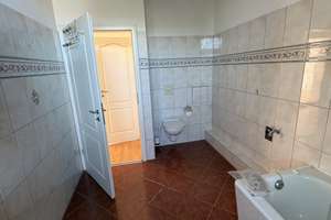 hochwertige 2-Raum-Wohnung in der KTV mit zwei Balkonen, EBK und Tageslichtwannenbad – Klopstockstraße 4, 18057 Kröpeliner-Tor-Vorstadt, Rostock – Vorschaubild 7
