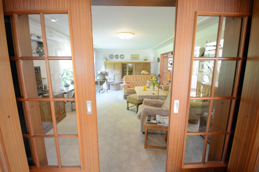 Immobilie in Weddingstedt - Großzügiger Winkelbungalow in ruhiger Wohnlage mit Ausbaureserve und gepflegtem Garten - Bild 4