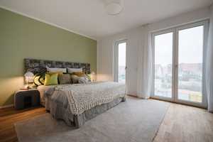 GROSSZÜGIGE 4-ZIMMER-WOHNUNG MIT LOGGIA UND BLICK IN DIE GRÜNE QUARTIERSMITTE – Stadion-Anlage 7, 68782 Rhein-Neckar-Kreis – Vorschaubild 2