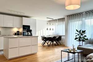 Moderne, helle Wohnung mit Blick ins Grüne