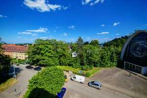 Frisch modernisiert! Ruhige & günstige 3-ZKB mit Balkon am Waldrand in Oberursel-Nord – Hochtaunuskreis – Vorschaubild 1