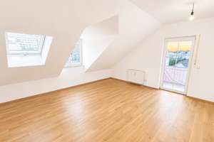 Keine Käuferprovision ! Charmante, sonnige 2-Zimmer-DG-Wohnung mit EBK in Bestlage von Allach – Hauseggerstr.  8, 80999 Untermenzing, München – Vorschaubild 2