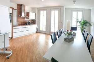 Modernes Wohnen in Nymphenburg: Helle 2-Zimmer-Wohnung mit Balkon