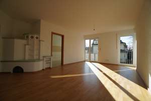 Grünes, ruhiges Ramersdorf: attraktive, großzügige 2-Zi-Whg, gr. Südbalkon, in kleiner Stadtvilla – Die vollständige Adresse der Immobilie erhältst du vom Anbieter., 81735 Ramersdorf, München – Vorschaubild 3