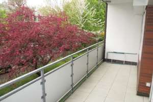 **GARTENSTADT Gepflegte Wohnung mit Westbalkon, Holzböden, Laminat, Fliesen & Duschbad