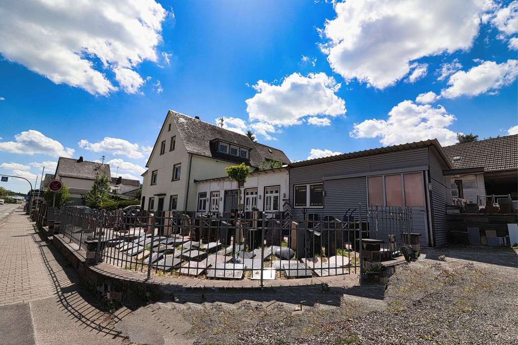 Immobilie in Altweidelbach - Vielseitiges Wohn- & Gewerbeensemble mit Potenzial in zentraler Lage von Simmern - Bild 0