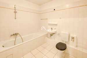 PRAKTISCH & SONNIG | 2-ZIMMER-WOHNUNG | AUFZUG & WINTERGARTEN| SAMARITERKIEZ | PROVISIONSFREI | – Rigaer Str. 42 A, 10247 Friedrichshain, Berlin – Vorschaubild 5