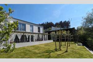 Haus mit parkartigem Grundstück in unverbaubarer ruhiger Aussichtslage – Landshut (Kreis) – Vorschaubild 2
