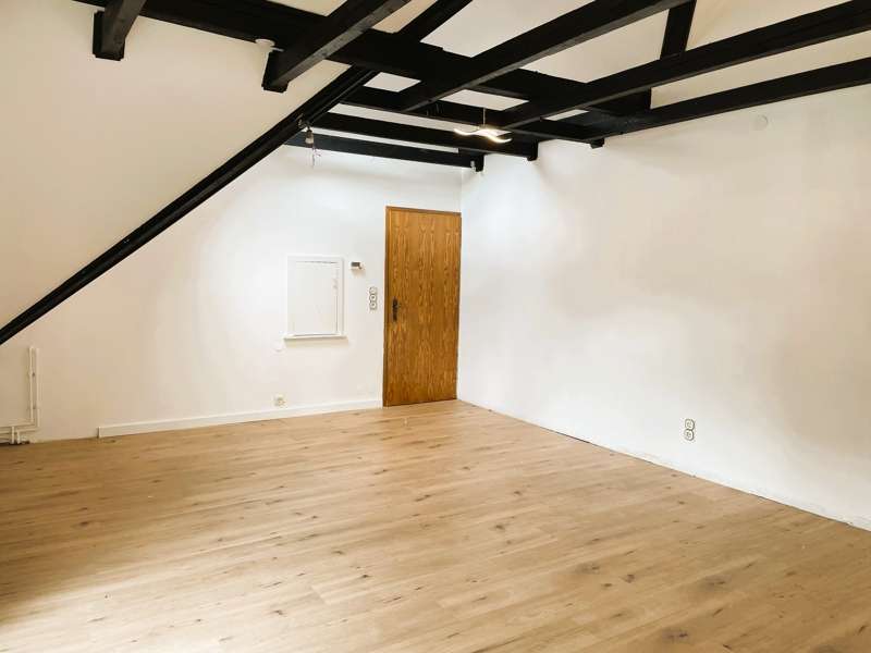 Immobilie in Schwanewede - *Achtung Preisreduktion!*
Viel Potential - Teilvermietetes Zweifamilienhaus inkl. Baugrundstück - Bild 1