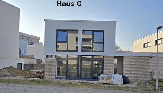 Bild von Offene Besichtigung, So. 11.5., 12-15h ! Helles Neubau-EFH inkl. Eigentumsgrundstück & Carport!