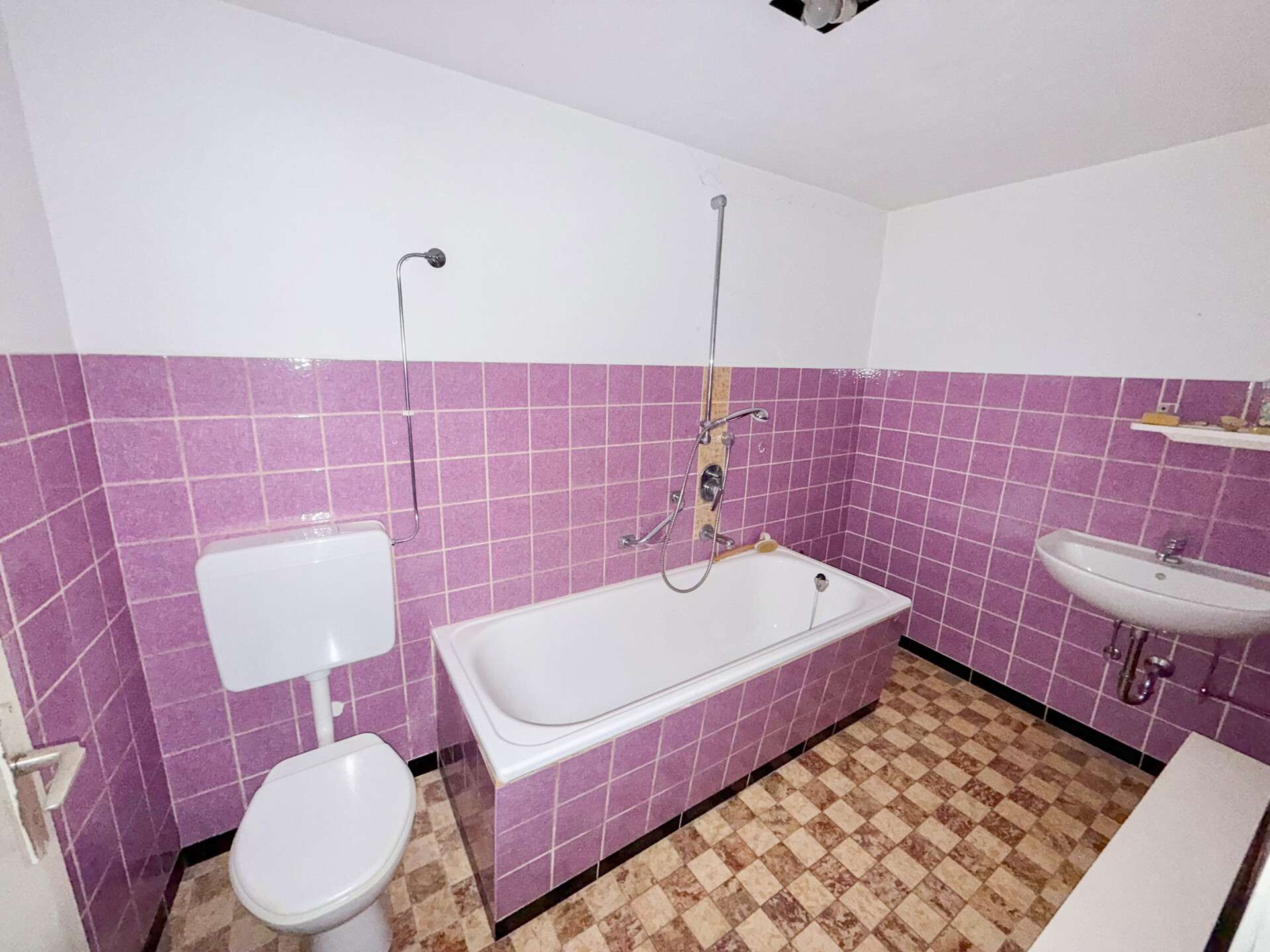 Immobilie in Merkelbach - Flexibles Immobilien-Duo mit optionaler Zusammenlegung! Mehrgenerationen, Wohnen und/oder Vermieten! - Bild 2