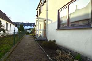 !!  Hier können alle mit - großzügiges Zweifamilienhaus auf großem Grundstück in beliebter Lage !! – Wollaher Straße 22, 28719 Burg-Grambke, Bremen – Vorschaubild 4