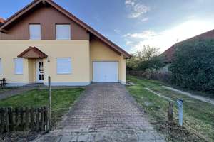 🌿 Renovierte Doppelhaushälfte mit grossem Garten und Garage in Linthe bei Berlin/ Potsdam