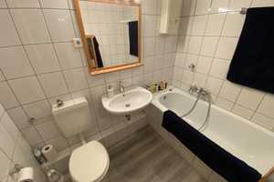 ***Zwei Zimmer-Whg. mit Blick über Oberkassel*** – Düsseldorf – Vorschaubild 2