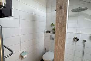 Charmante 3-Zi-DG-Wohnung: 72m² Wohnfl., 105m² Grundfl., Balkon, Keller, Parkplatz & große Terrasse. – Die vollständige Adresse der Immobilie erhältst du vom Anbieter., 70599 Plieningen (Ortsteil), Stuttgart – Vorschaubild 19
