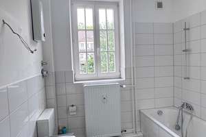Frei ab 01.07. ! Teil- Renovierte.2,5-Raum- WE im 1.OG mit Balkon ! ** PROVISIONSFREI ! ** – Am Himgesberg 3, 47259 Hüttenheim, Duisburg – Vorschaubild 12