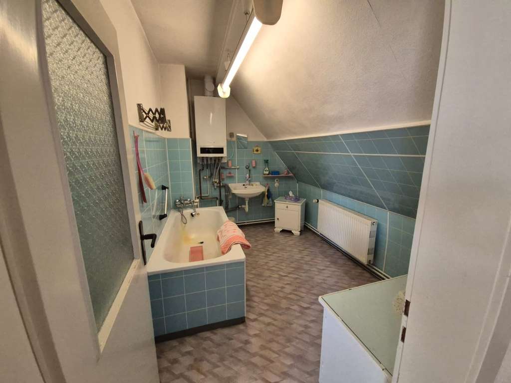 Immobilie in Greußen - Einfamilienhaus mit Garten und Garage zu verkaufen! - Bild 3