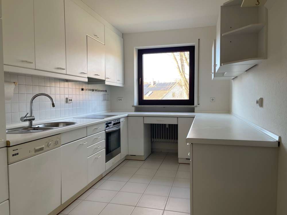 Immobilie in Aystetten - Traumhafte Lage - Geräumige Vierzimmerwohnung inklusive Stellplatz - Bild 2