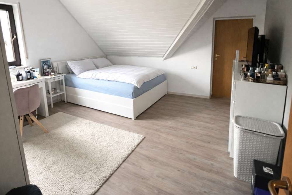 Immobilie in Kirchardt - Tolles Einfamilienhaus mit Einliegerwohnung und 1.000m² Grundstück in Kirchardt - Bild 2