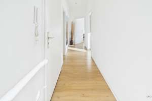 Urbaner Wohntraum – Möblierte 4-Zimmer-Wohnung mit Dachterrasse & stilvollem Ambiente – Die vollständige Adresse der Immobilie erhältst du vom Anbieter., 81673 Josephsburg, München – Vorschaubild 3