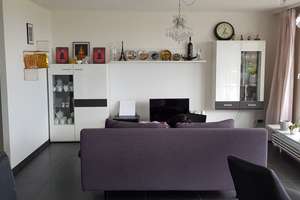 Stilvolle, vollständig renovierte 5-Zimmer-Penthouse-Wohnung mit Balkon und EBK in Heidelberg – Mombertplatz 64, 69126 Emmertsgrund, Heidelberg – Vorschaubild 2
