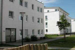 ANFRAGEN NUR PER NACHRICHT! Helle 2,5 Raum DG-Wohnung mit Balkon - einziehen wohlfühlen