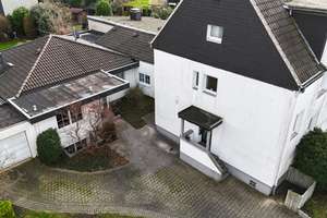 Traumhafter Bungalow mit Garten und vermieteter Doppelhaushälfte in Duisburg-Vierlinden! – Die vollständige Adresse der Immobilie erhältst du vom Anbieter., 47178 Vierlinden, Duisburg – Vorschaubild 2
