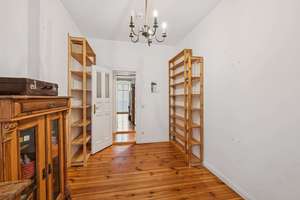 GRÜNDERZEIT-ALTBAUWOHNUNG MIT 2 BALKONEN, AUFZUG UND ENERGIEEFFIZIENZKLASSE B IN BESTLAGE – Liebigstraße 36, 10247 Friedrichshain, Berlin – Vorschaubild 22
