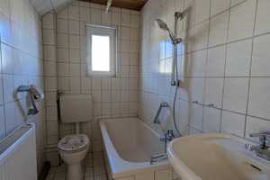 **RESERVIERT**Zum Renovieren: Ruhig gelegenes Ein- bis Zweifamilienhaus mit schönem Garten – Ferdinand-Aufschläger-Str. 44, 84359 Rottal-Inn (Kreis) – Vorschaubild 16